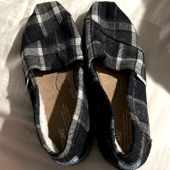Like new Tom’s Plaid Slip ons. Worn only a few times. - Picture 1 of 3